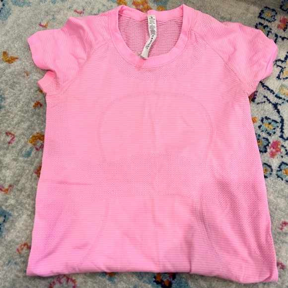 lululemon swiftly tech short sleeve size 6 in light pink - Picture 2 of 3